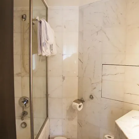 Bac Saint-germain Париж